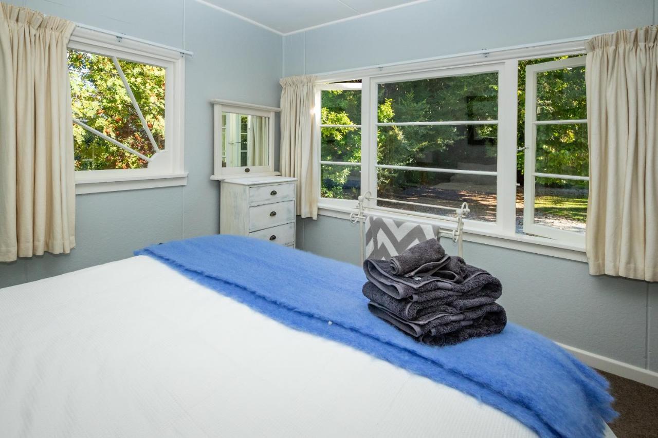Hop, Skip And Jump To The Lake - Te Anau House 외부 사진