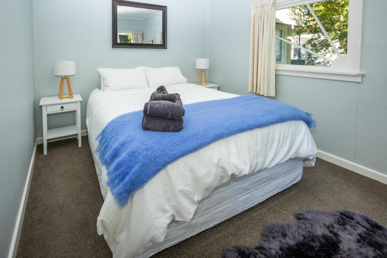 Hop, Skip And Jump To The Lake - Te Anau House 외부 사진